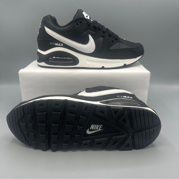 NIKE Air Max Command Women's Running Shoe Black White - Picture 14 of 14